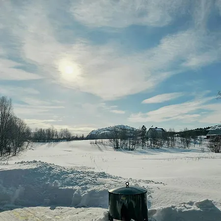 By Langfjorden With Sauna And Midnight Sun Feriehus
