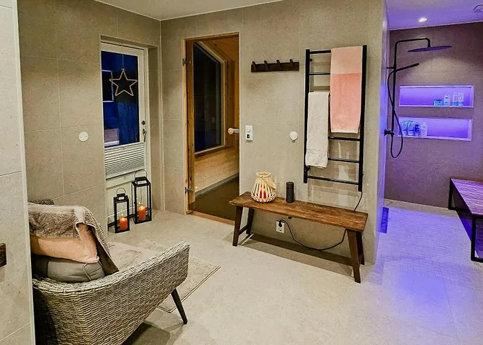 By Langfjorden With Sauna And Midnight Sun Svanvik